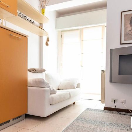Casa Liviya - Appartamento Con Vista Lago Madonna Del Sasso Bagian luar foto