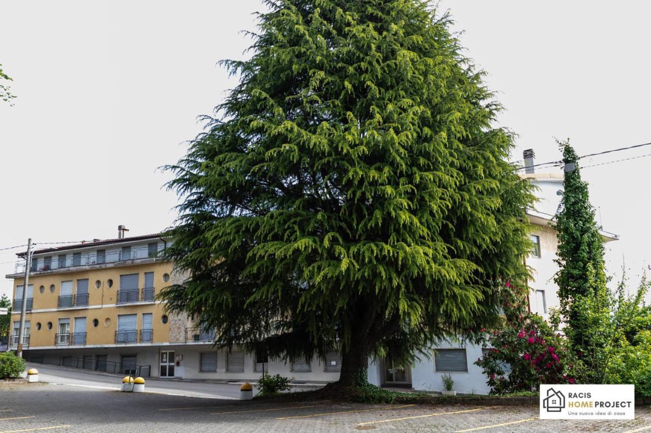 Casa Liviya - Appartamento Con Vista Lago Madonna Del Sasso Bagian luar foto
