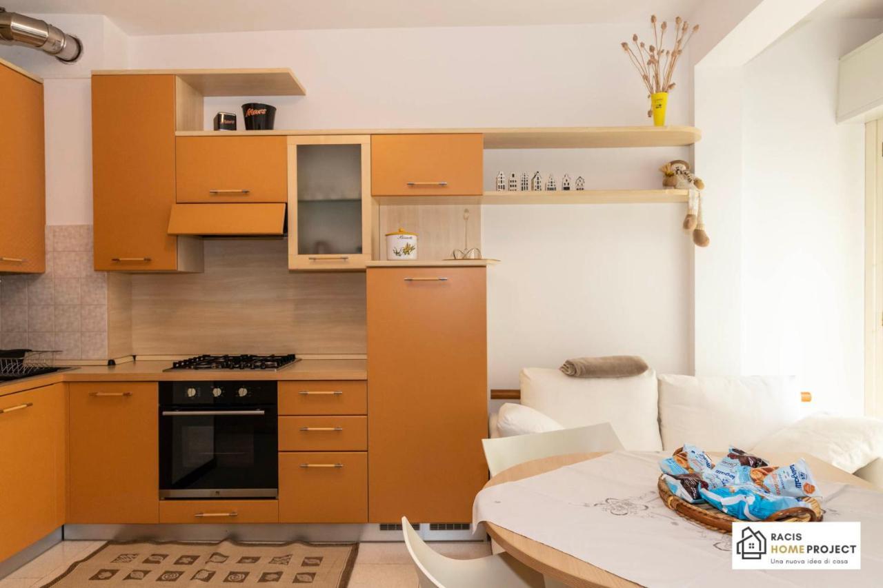 Casa Liviya - Appartamento Con Vista Lago Madonna Del Sasso Bagian luar foto