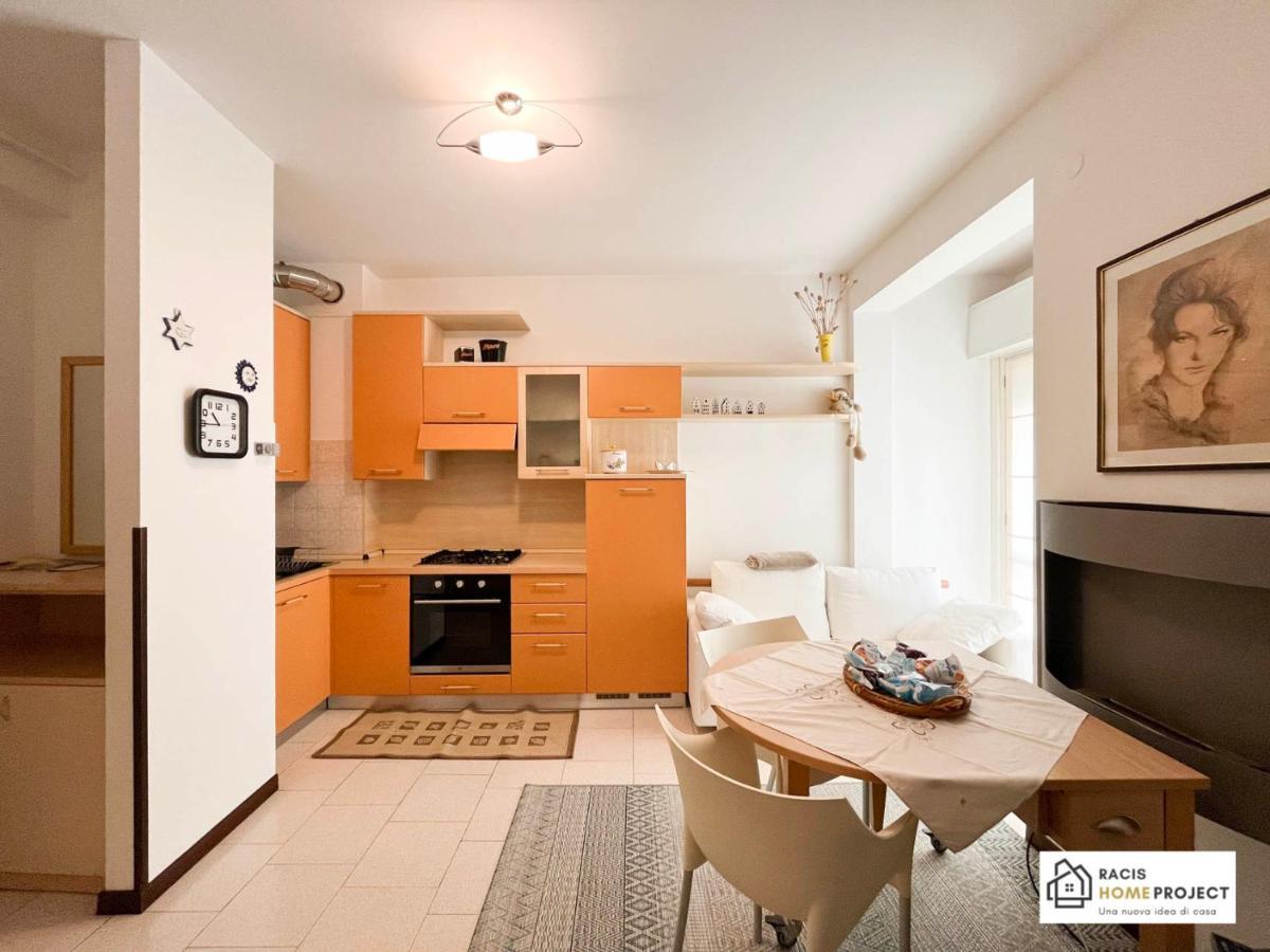 Casa Liviya - Appartamento Con Vista Lago Madonna Del Sasso Bagian luar foto